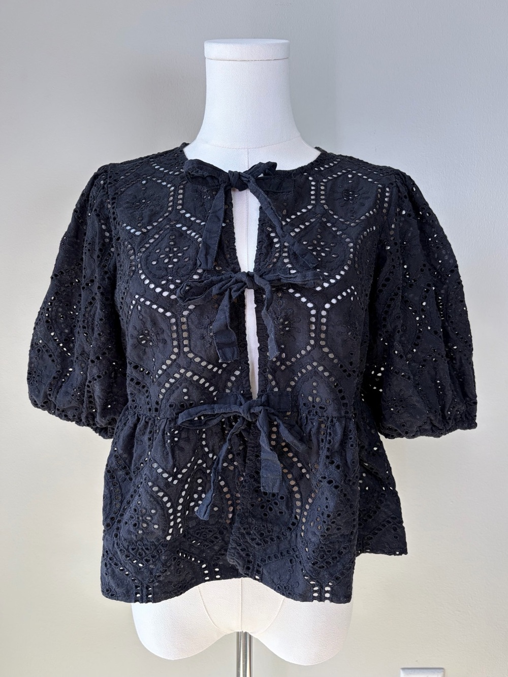 Evereve Black Eyelet Puff Sleeve Tie Front Blouse Top Cottagecore Prairie Cotton